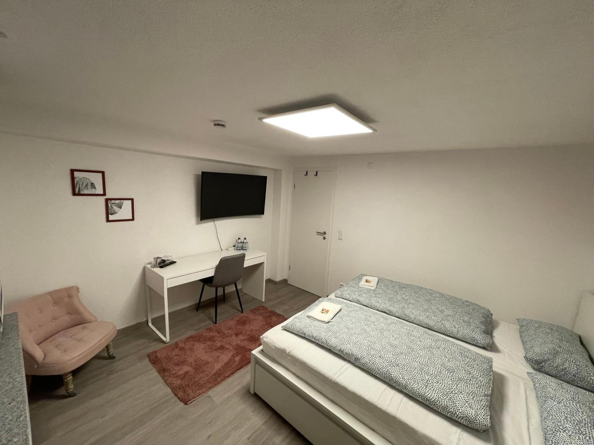 #3 Bequemes Zimmer Mit Pool Und Garten Memmingen Esterno foto