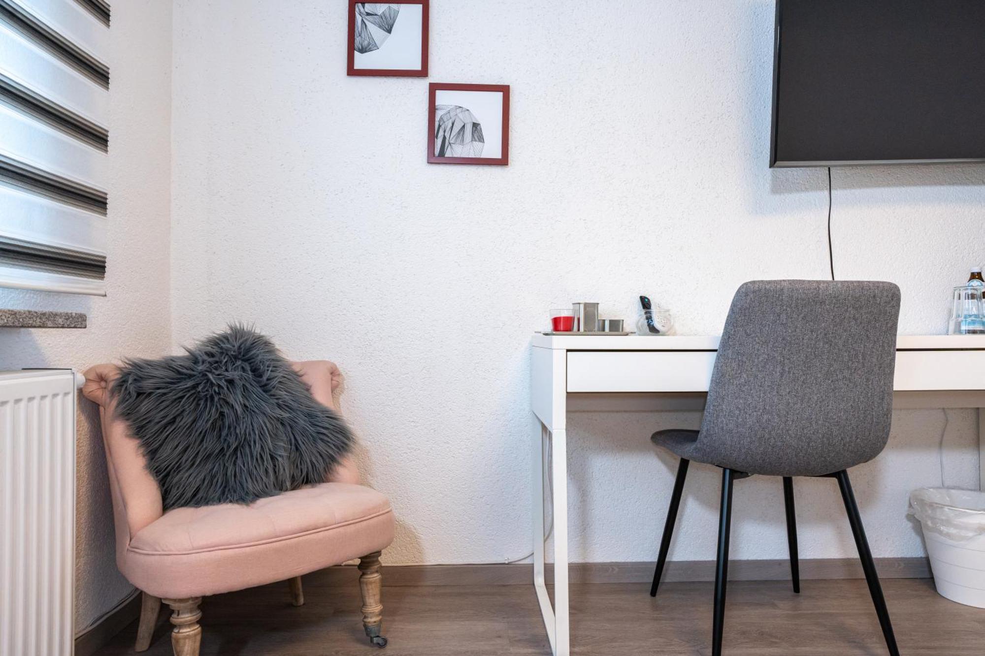 #3 Bequemes Zimmer Mit Pool Und Garten Memmingen Esterno foto
